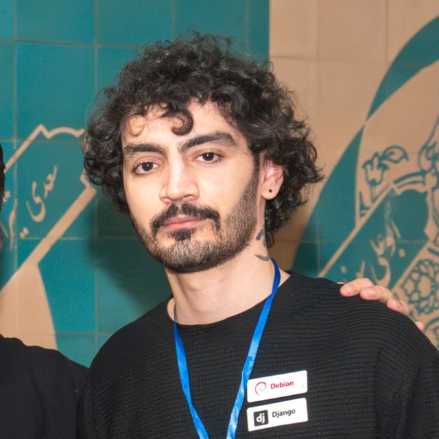 خسرو عظیمی - توسعه دهنده وب عکس پرتره خسرو عظیمی، توسعه دهنده وب
